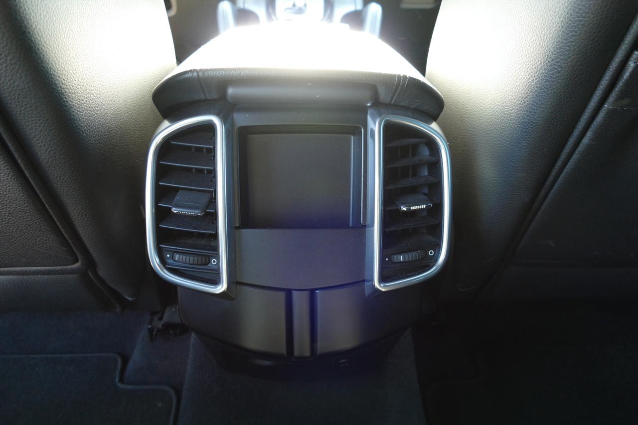 Porsche Cayenne 3.0 PANO KAMERA PELLE *20*