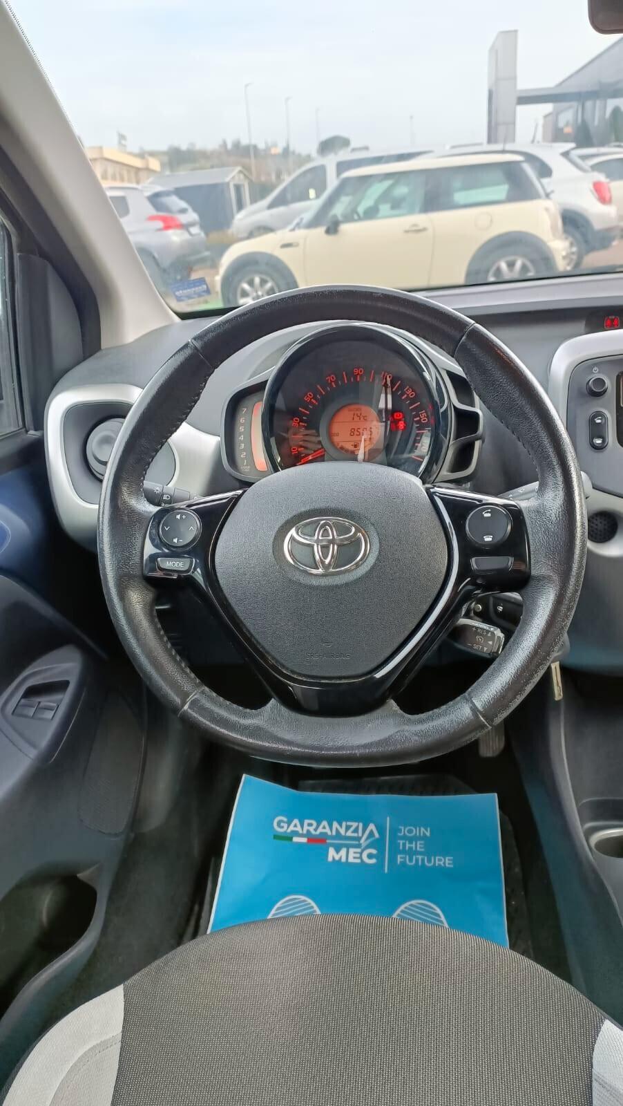 Toyota Aygo 1.0 VVT-i 69 CV 5 porte x-wave