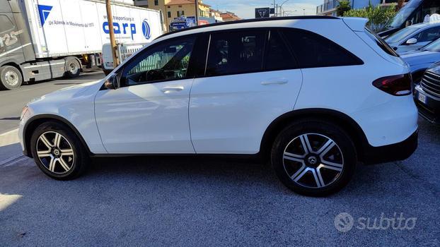 MERCEDES-BENZ GLC 220 d 4Matic Sport "NAVI"BLACK