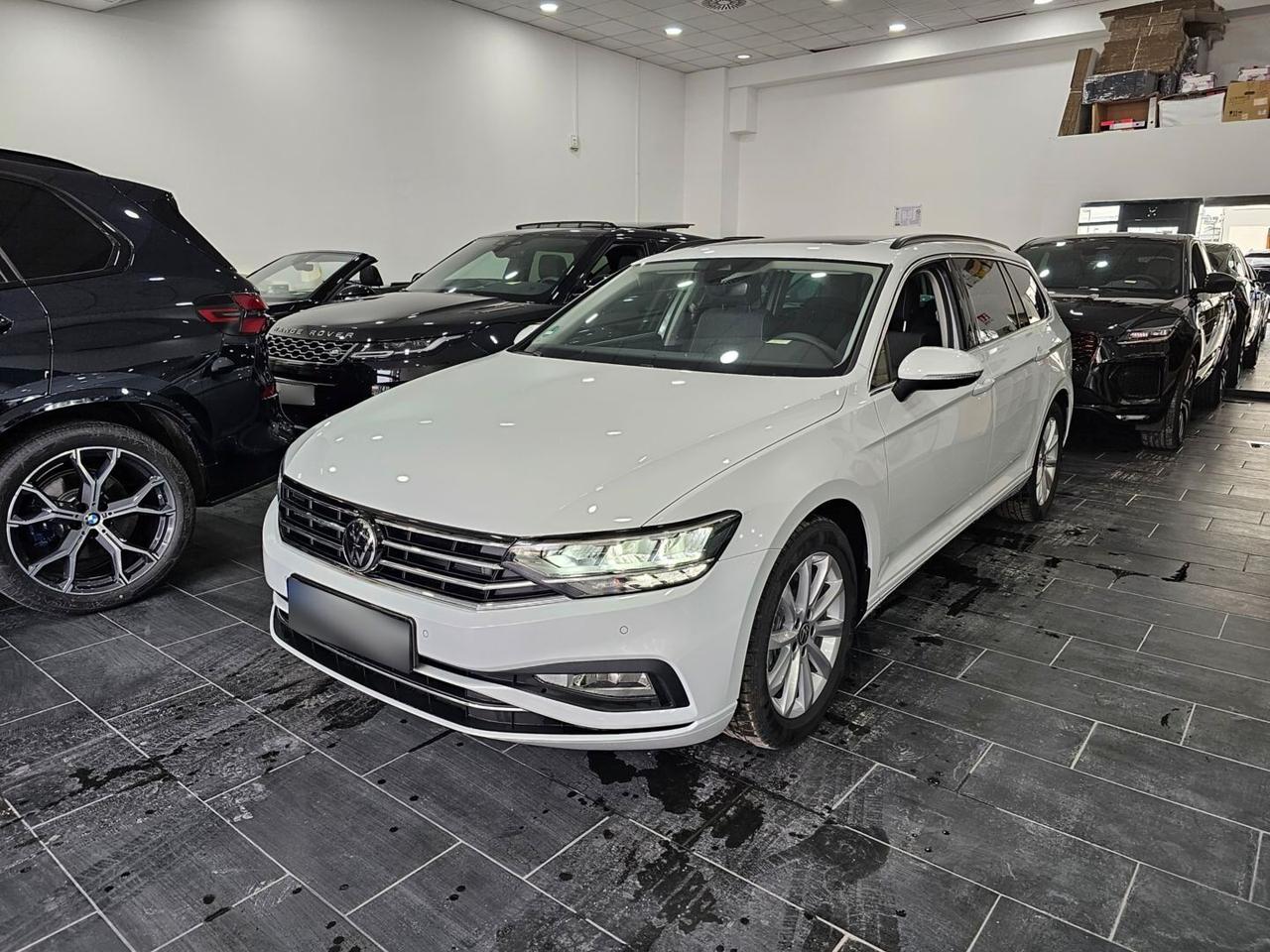 Volkswagen Passat Variant Tetto LED C.17 ACC Camera360 PDC Navi Paddles S&S