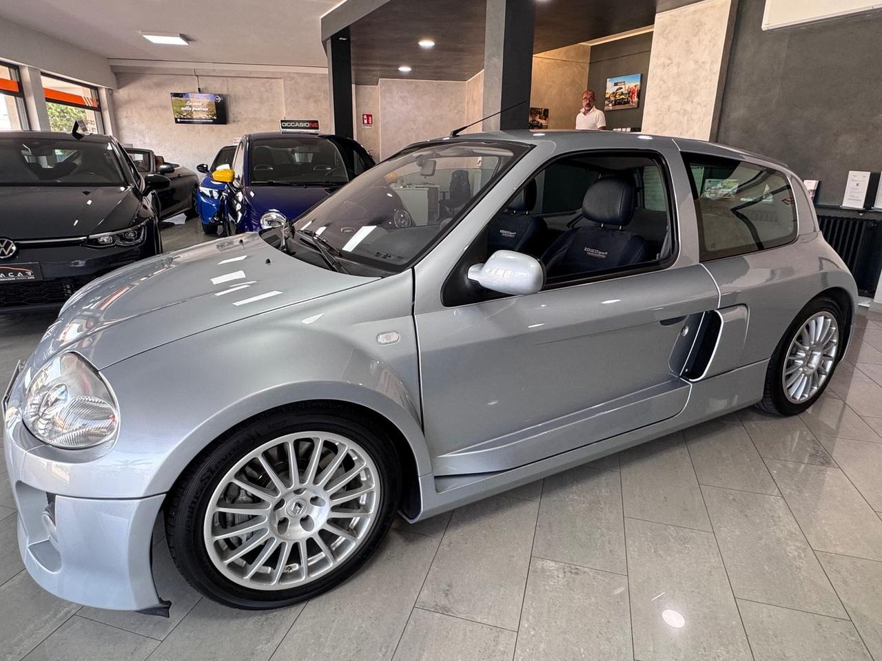 Renault Clio 3.0 V6 24V #6567