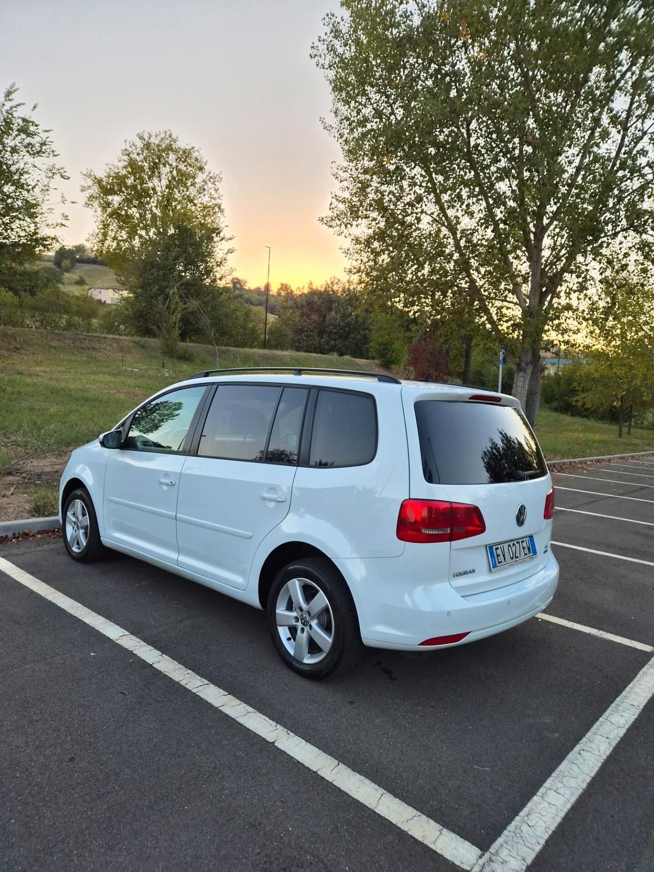 Volkswagen Touran Business 1.4 Highline EcoFuel 7 POSTI