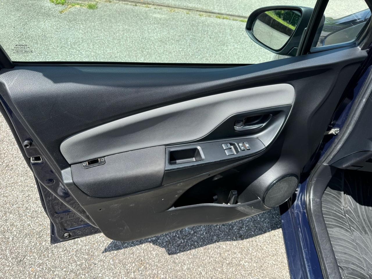 Toyota Yaris 1.5 Hybrid 5 porte NEOPATENTATI
