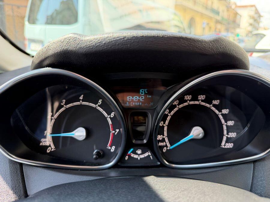 Ford fiesta 1.4 gpl serie titanium certificat nuov