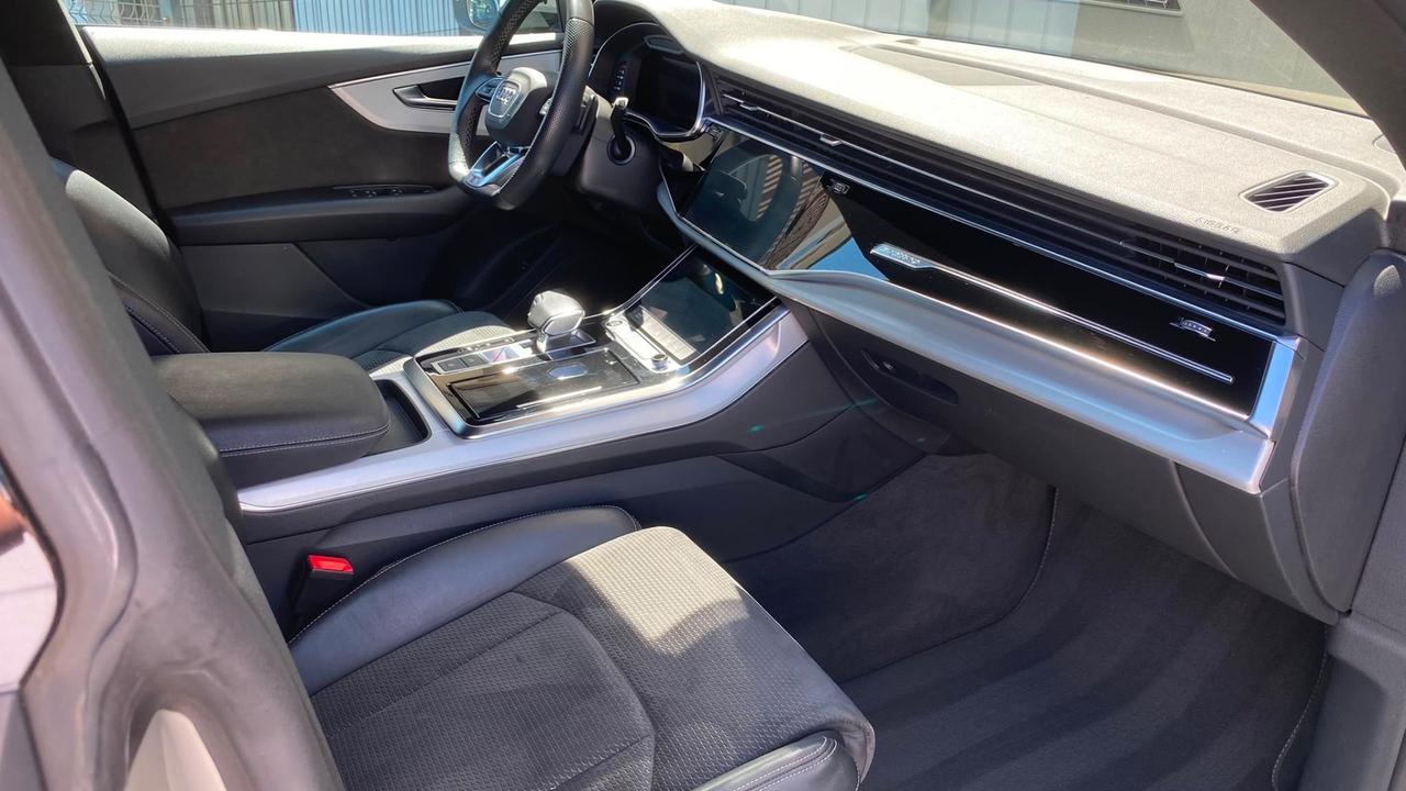 Audi Q8 55 TFSI e quattro tiptronic Sport S-Line