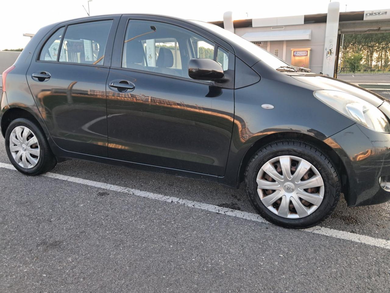 Toyota Yaris 1.3 5 porte Navi benzina neopatentati