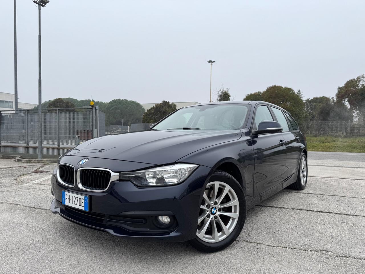 BMW 320d Automatic Touring XDRIVE - Navi 17