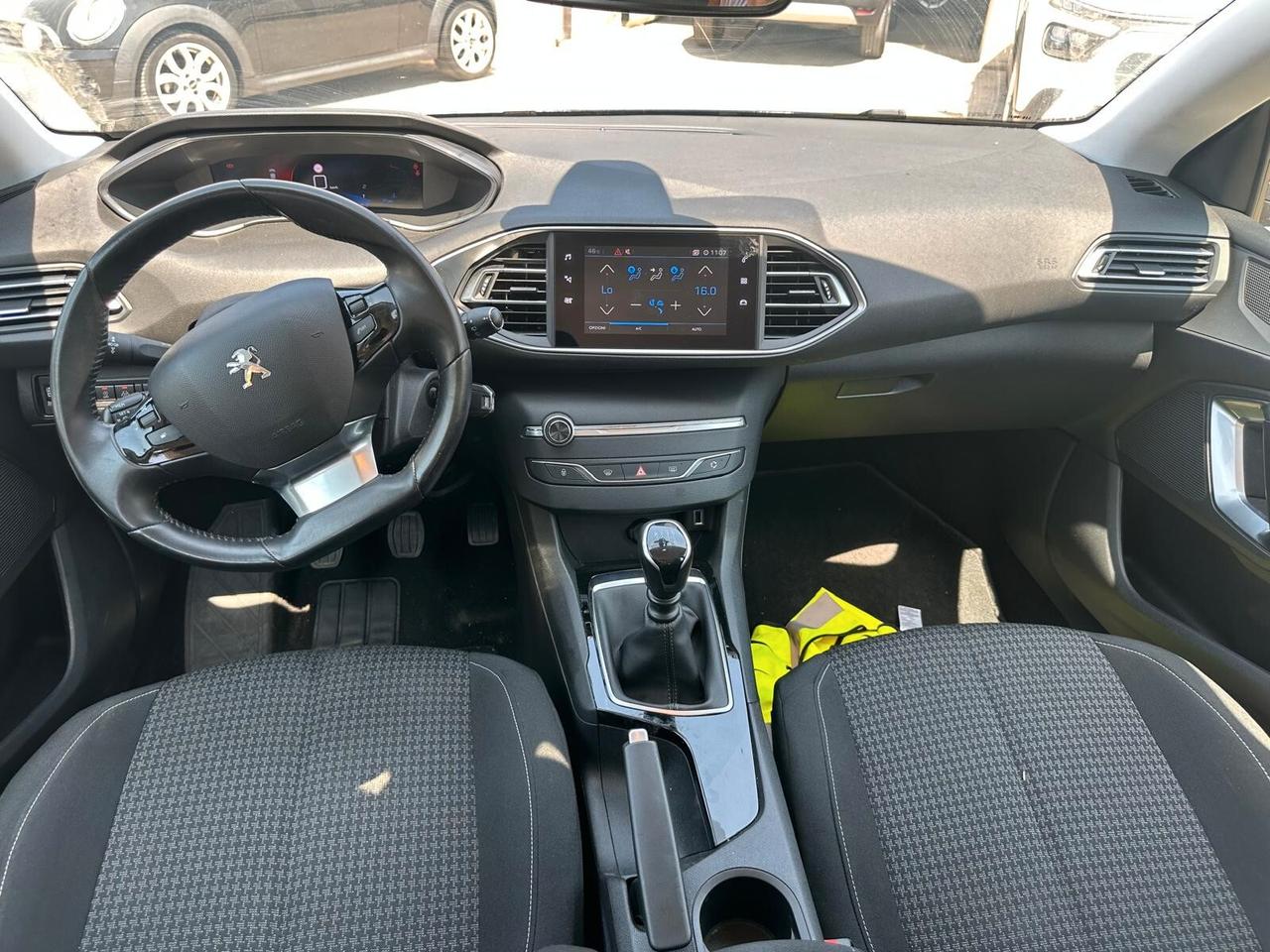 Peugeot 308 BlueHDi 100 S&S Active