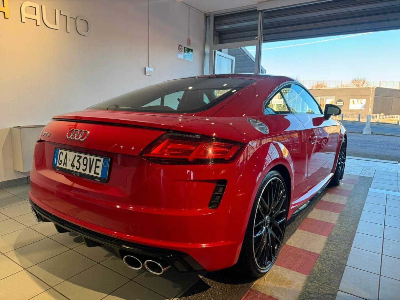 Audi TT TTS Coupé TFSI quattro S tronic sport attitude