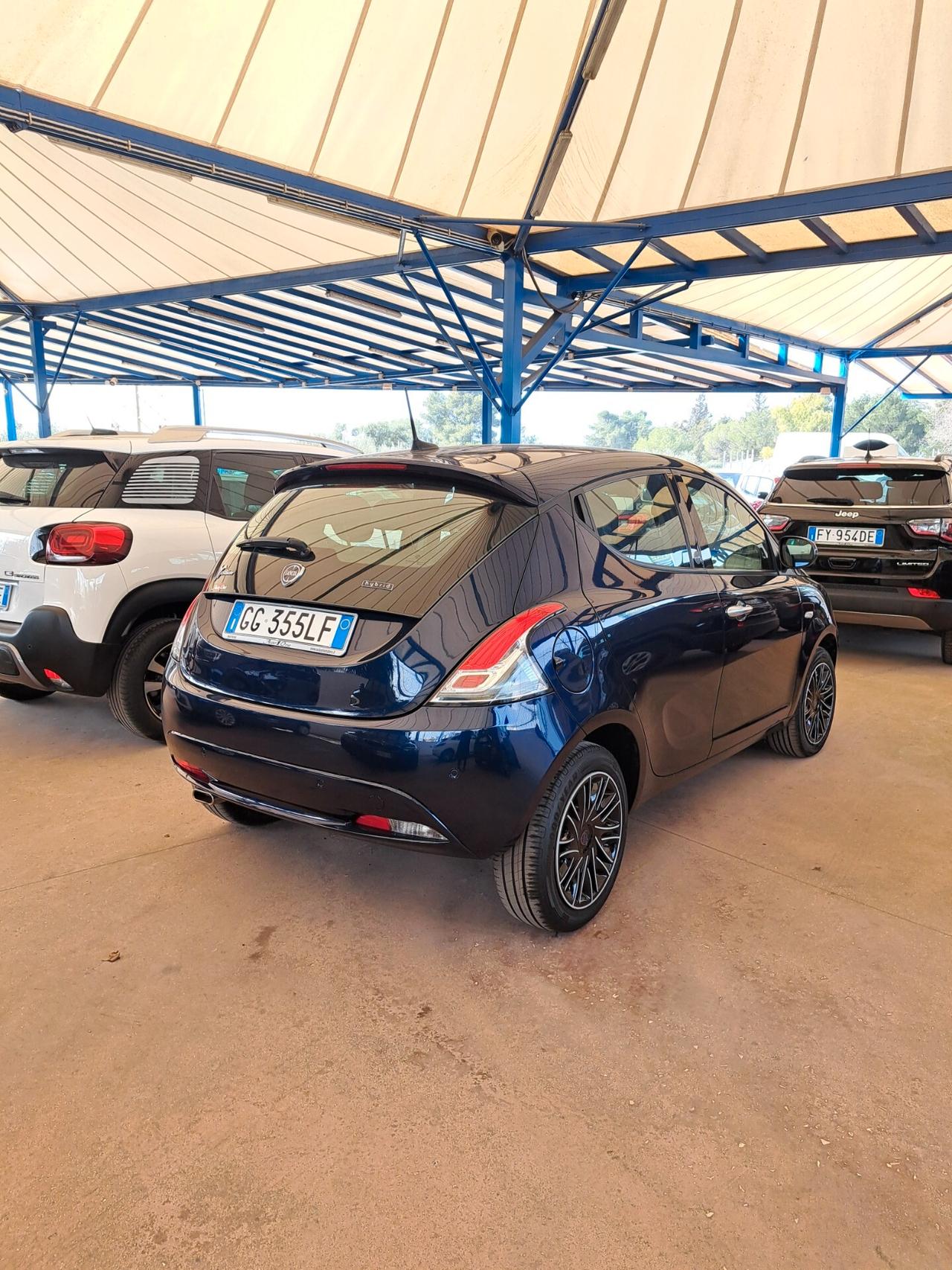 Lancia Ypsilon 1.0 FireFly 5 porte S&S Hybrid Ecochic Gold
