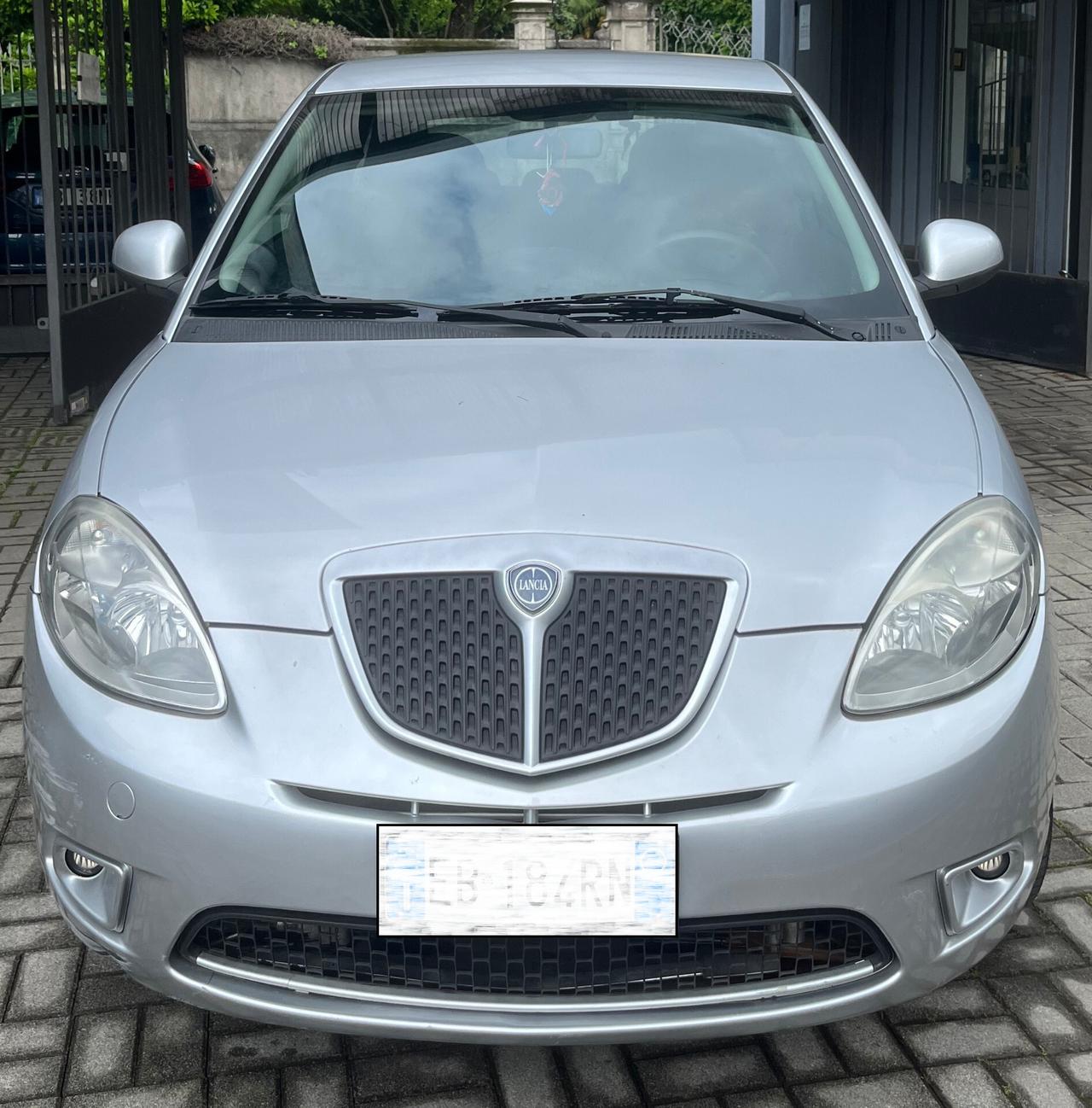 Lancia Ypsilon 1.2 Versus Benzina - Anche Per Neopatentati - 2010