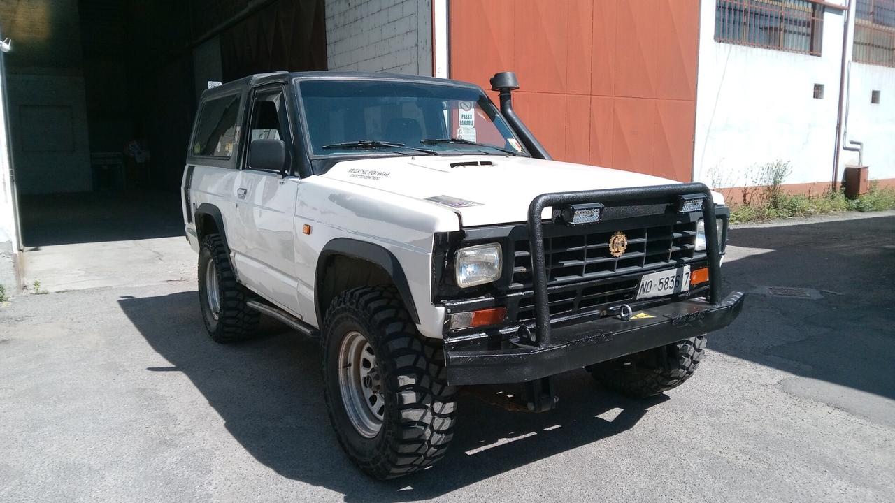 Nissan Spagna Patrol 3.3 td rialzato autocarro