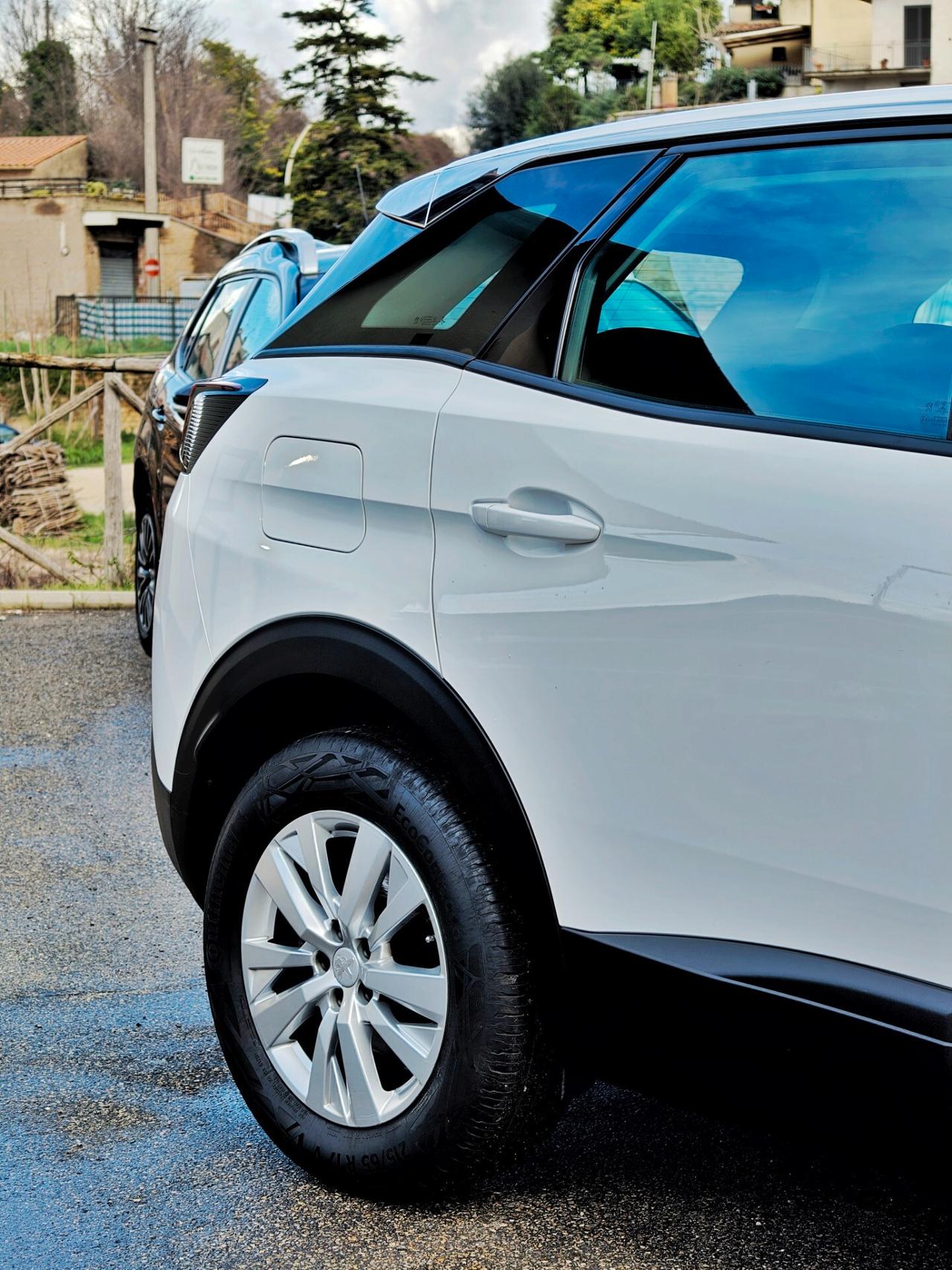 Peugeot 3008 130cv EAT8 Business