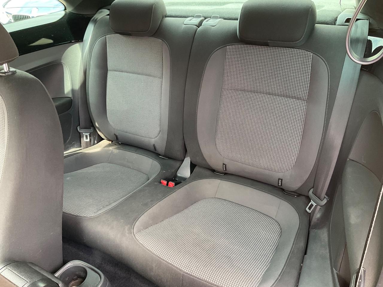 Volkswagen Maggiolino 1.6 TDI Design