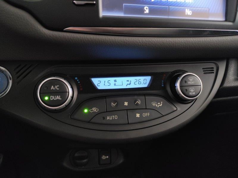 TOYOTA Yaris 3ª serie - Yaris 1.5 Hybrid 5 porte Active