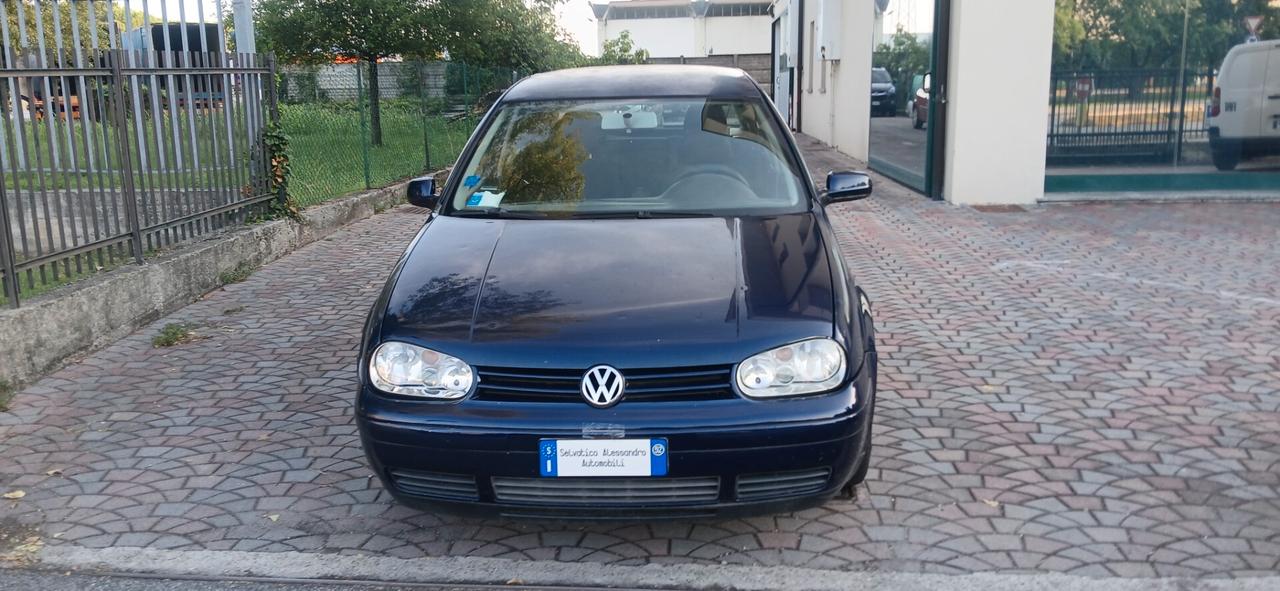 Volkswagen Golf 4 1.6 benzina euro 4 neopatentati