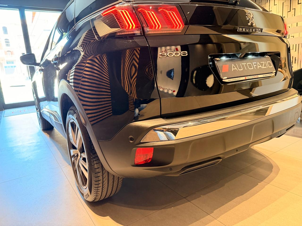 Peugeot 3008 BlueHDi 130 S&S EAT8 Allure