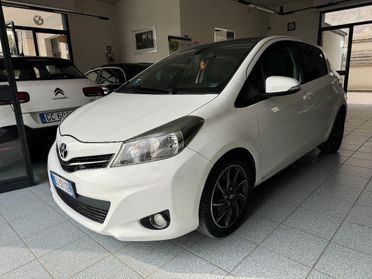 TOYOTA - Yaris - 1.4 D-4D 5p. Lounge TETTO/ NAVIGATORE/ PELLE/ RETROCAMERA