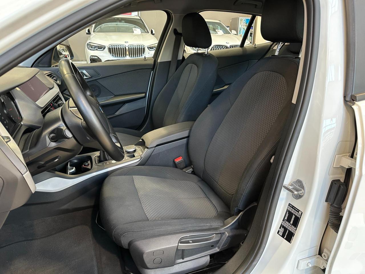 BMW 118 i Advantage - LED - 17"