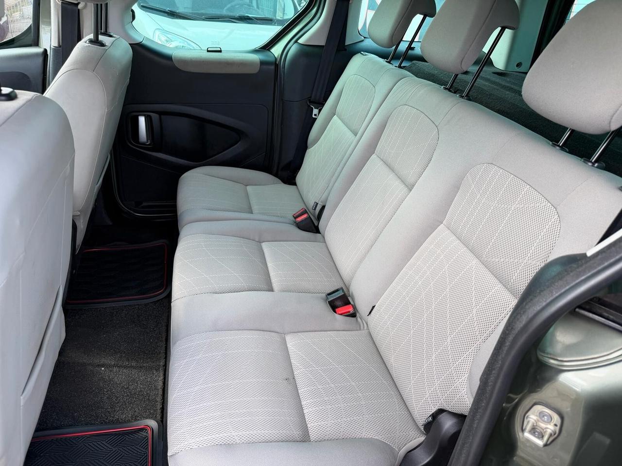 Peugeot Partner Tepee 1.6 HDi 92CV Outdoor-2011