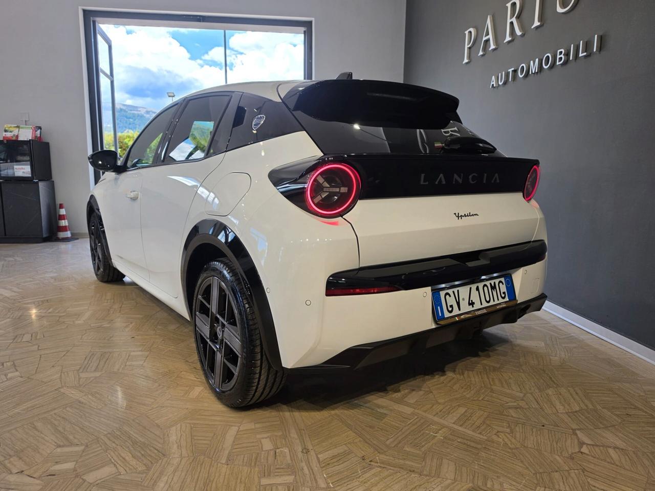 Lancia Ypsilon Hybrid e-DCT LX