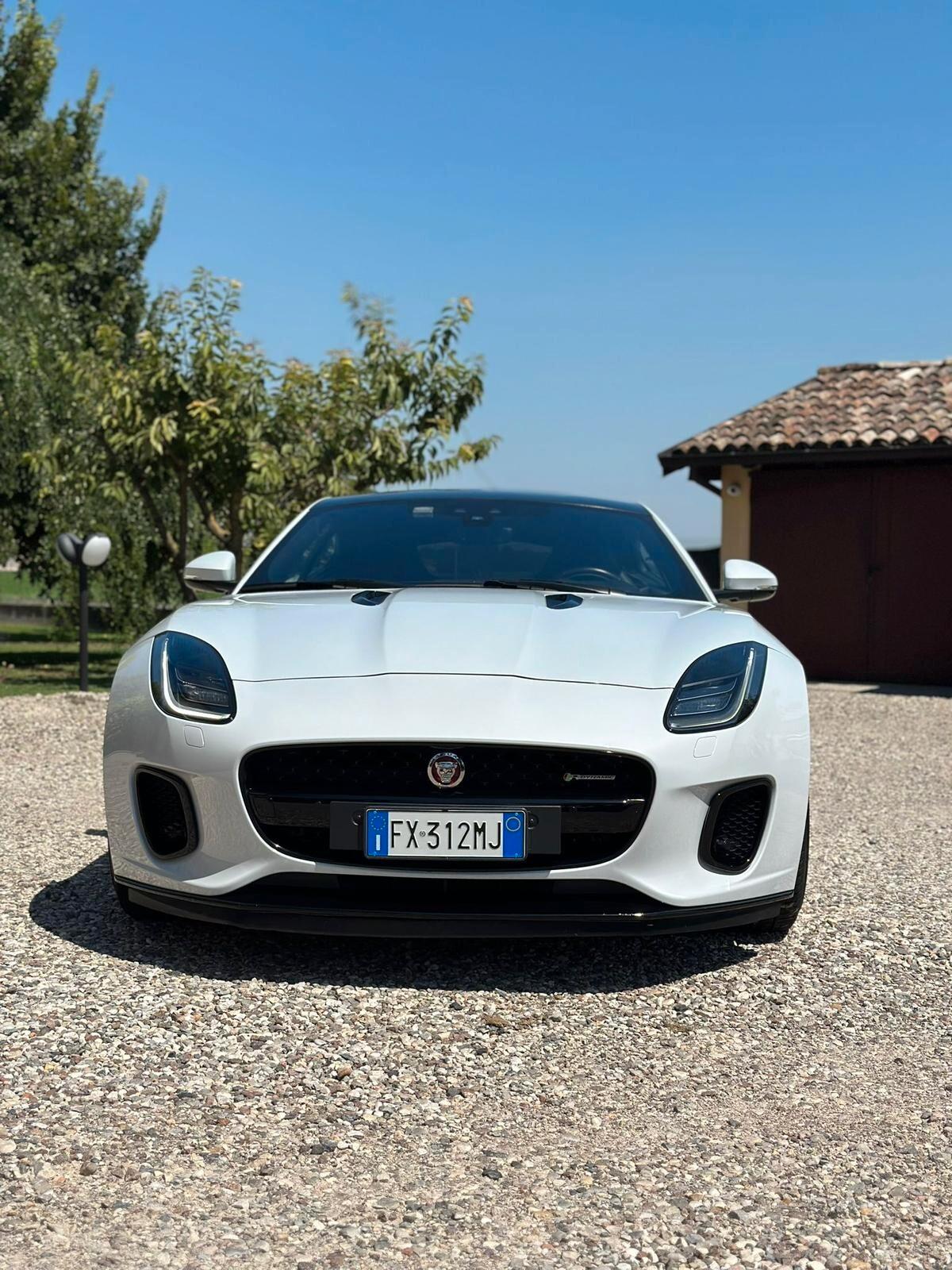 Jaguar F-Type 2.0 i4 RWD 300 CV aut. Coupé R-DYNAMIC