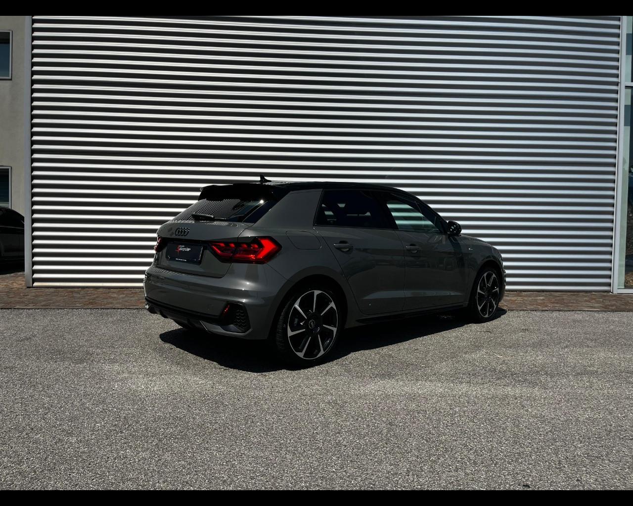 AUDI A1 SPORTBACK 35 TFSI S-TRONIC IDENTITY BLACK