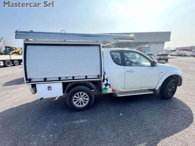 MITSUBISHI L200 d.cab 2.5 di-d Intense - EV278XG