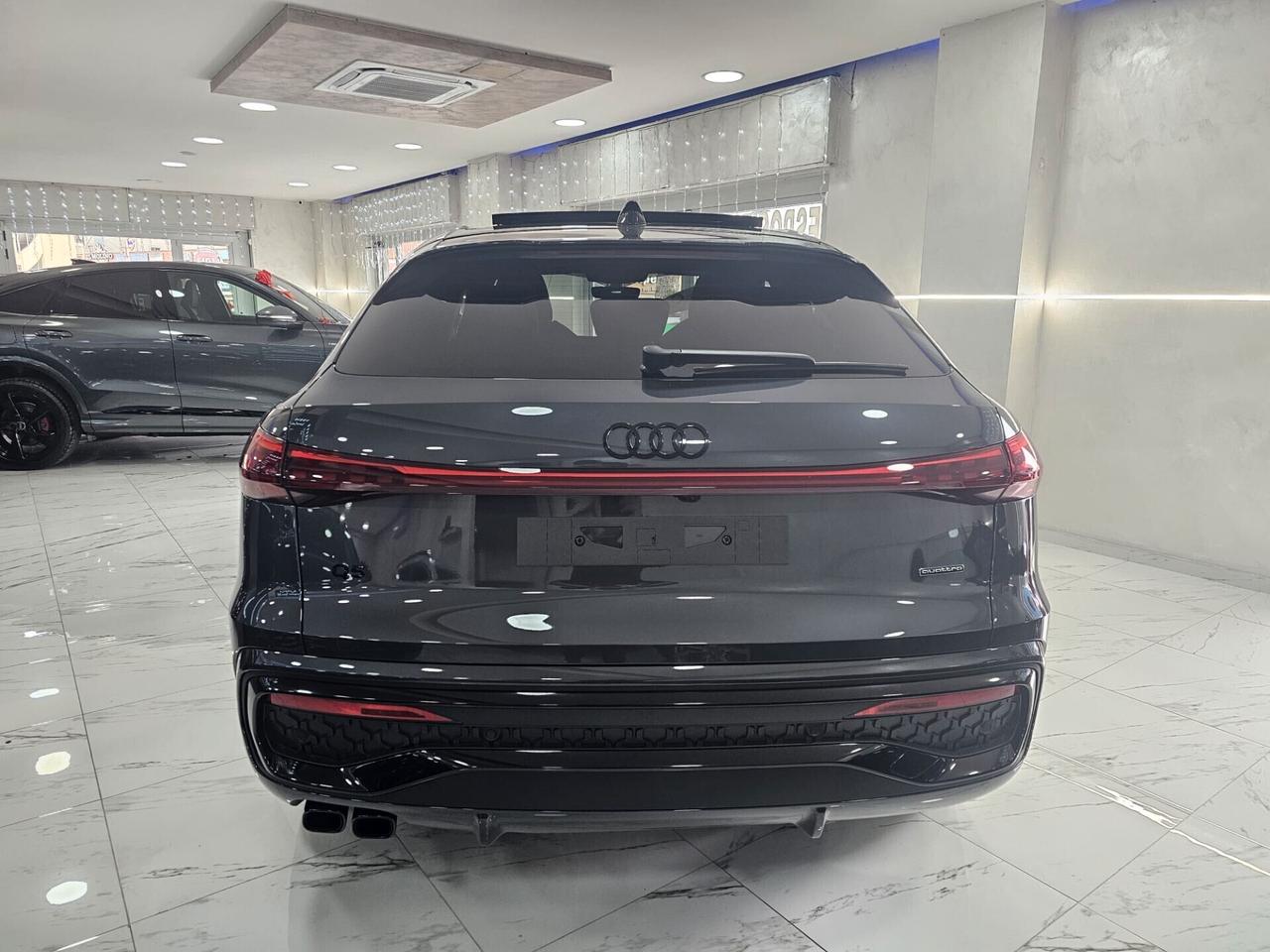 Audi Q5 SPB 40 TDI quattro S tronic Identity Black