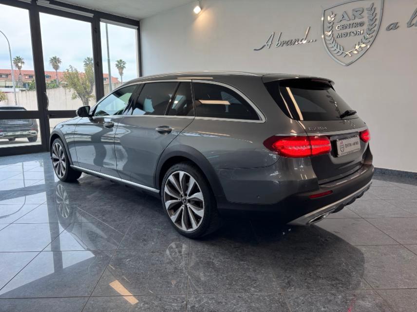 Mercedes E 220 D Premium Plus SW All-Terrain Head-Up Full