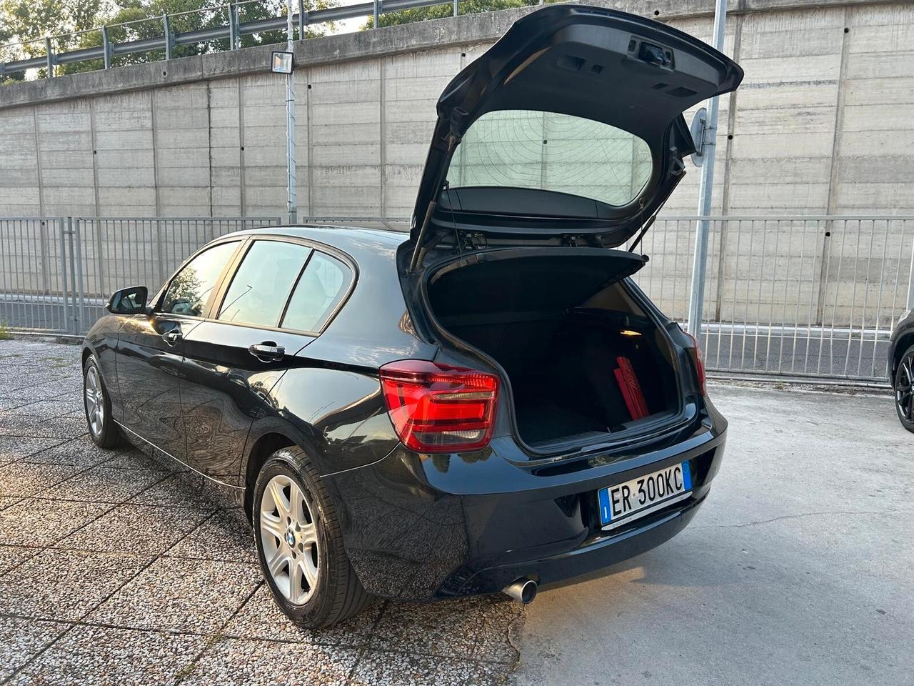 Bmw 116 116d 5p. Efficient Dynamics Urban