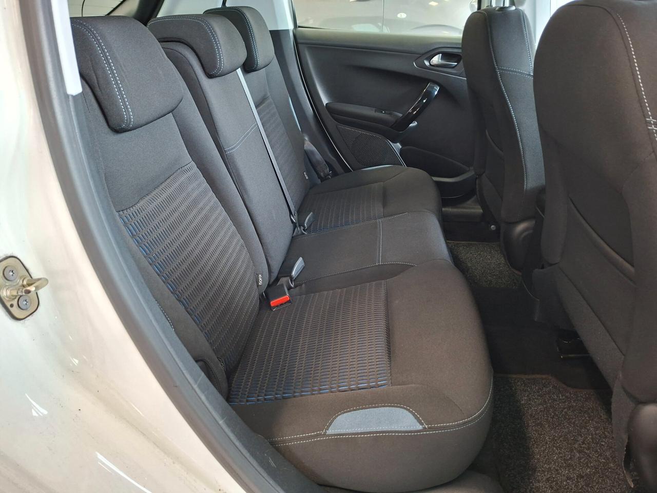 Peugeot 208 1.6 HDI DA NEOPATENTATI / EURO 5B