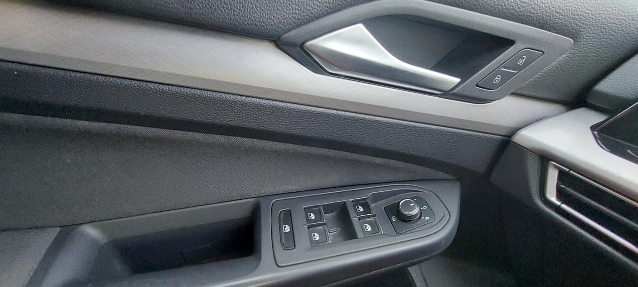GOLF 8 DSG 2,0 DIESEL 115 CV STRAFULL NAVI LEGA TELEFONO CRUISE CAMBIO AUTOMATICO NUOVA