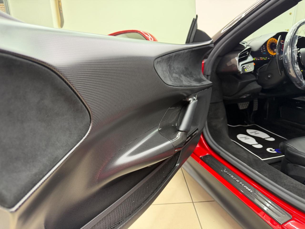 Ferrari SF90 Stradale ASSETTO FIORANO ESTESO ITALIANA
