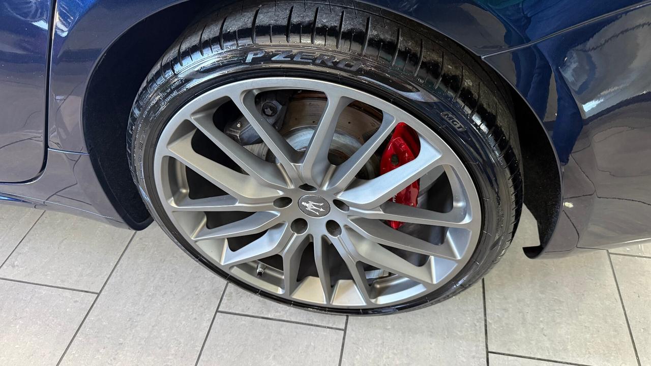 Maserati Ghibli V6 Diesel 275 CV Gransport RESTYLING