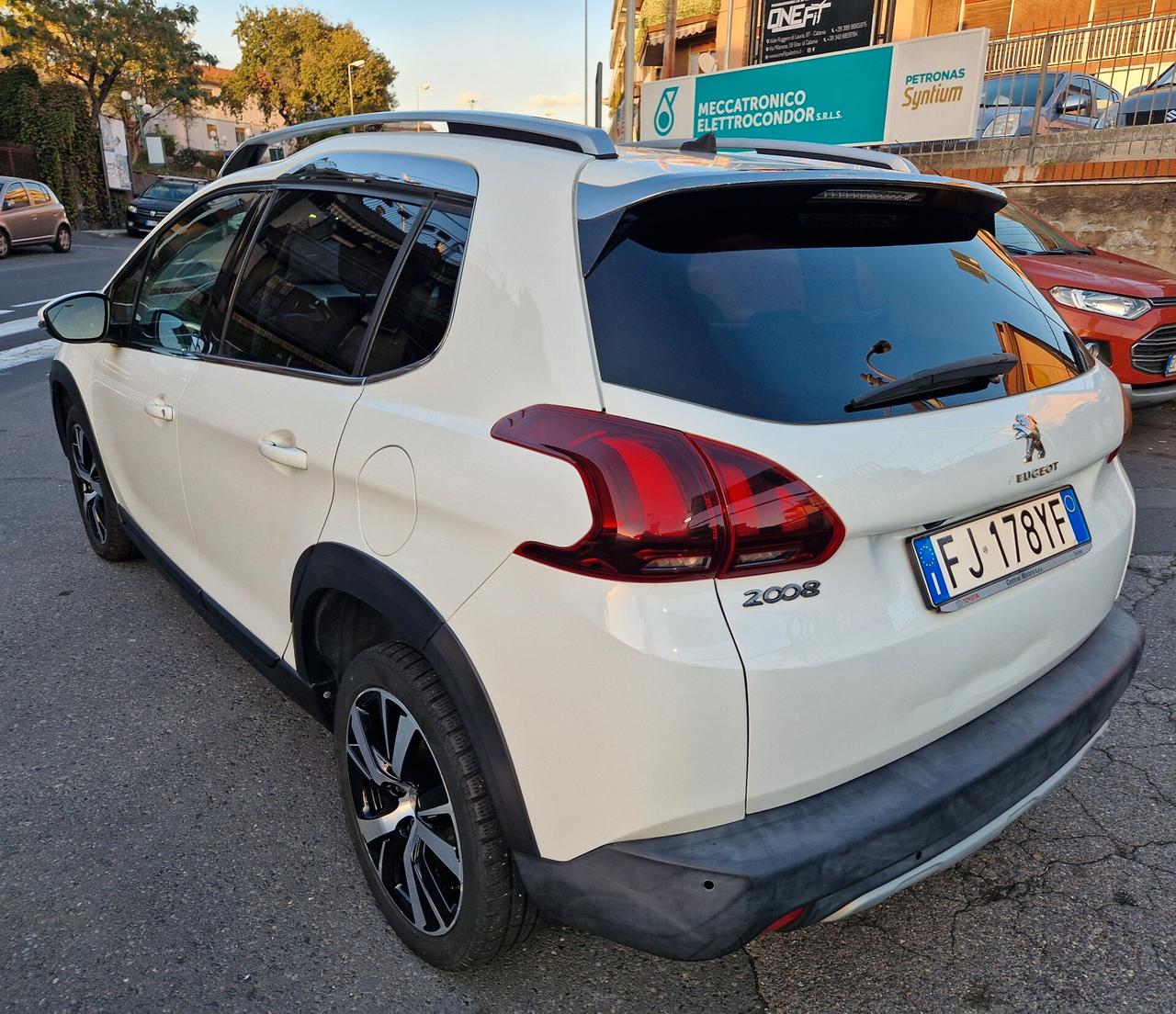 Peugeot 2008 BlueHDi 120 S&S Allure