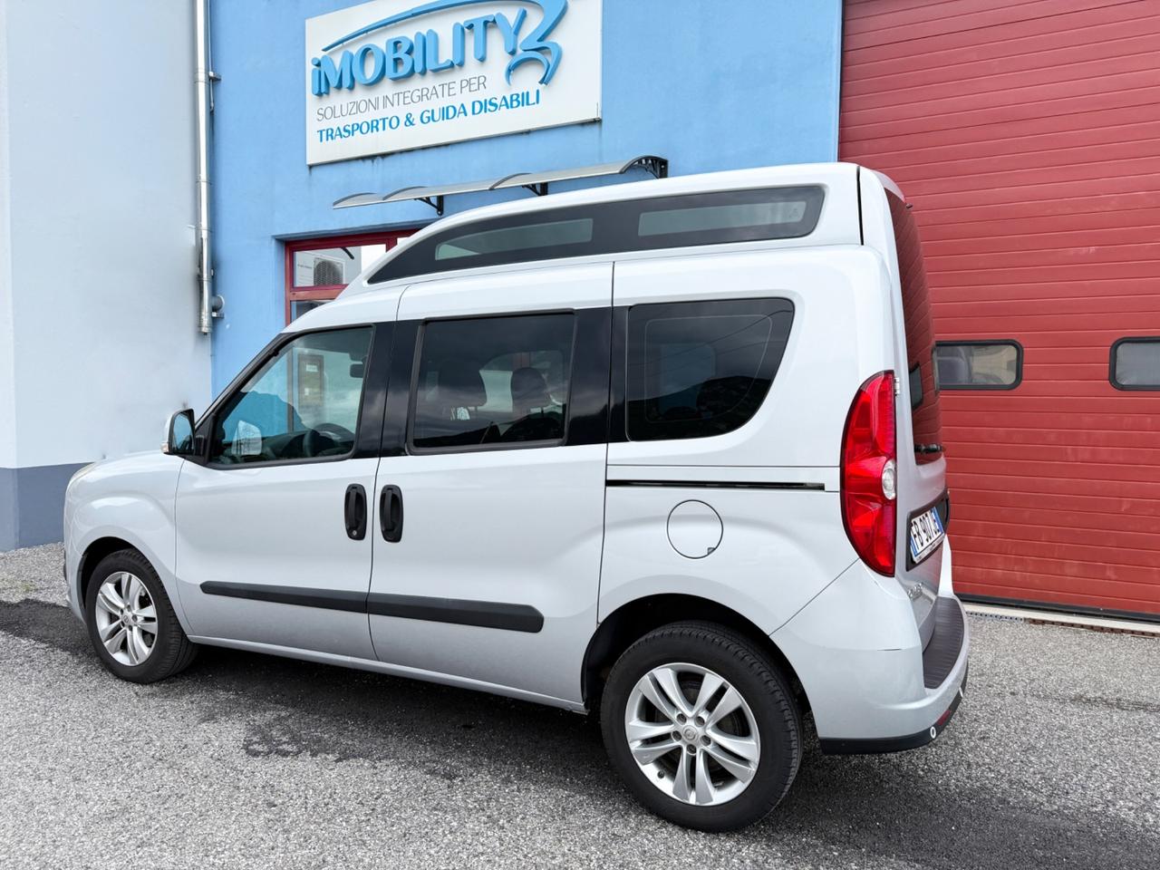 Opel Combo 1.6 allestito auto per disabili