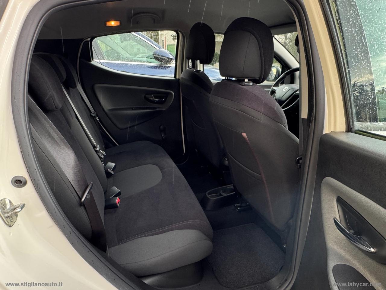 LANCIA Ypsilon 1.2 69 CV 5p. Silver