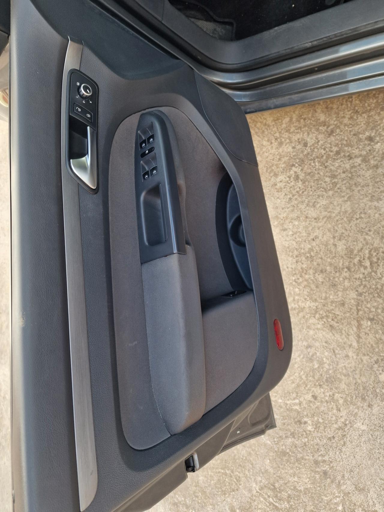 Volkswagen Touran Business 1.4 Highline EcoFuel