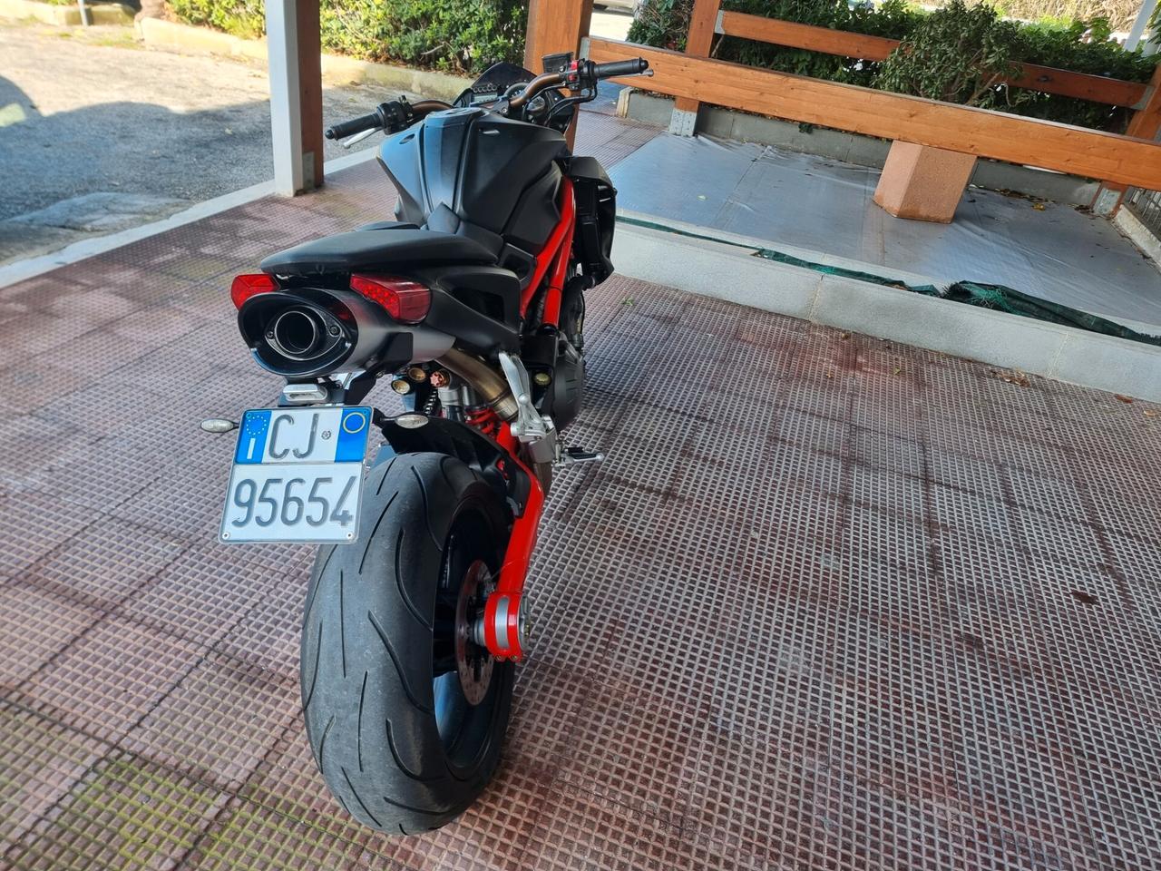 Benelli tnt sport 1130