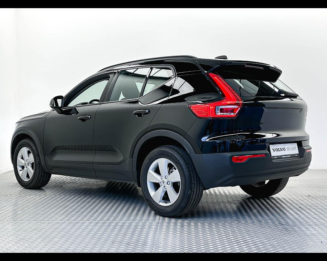 VOLVO XC40 T2 Momentum Core
