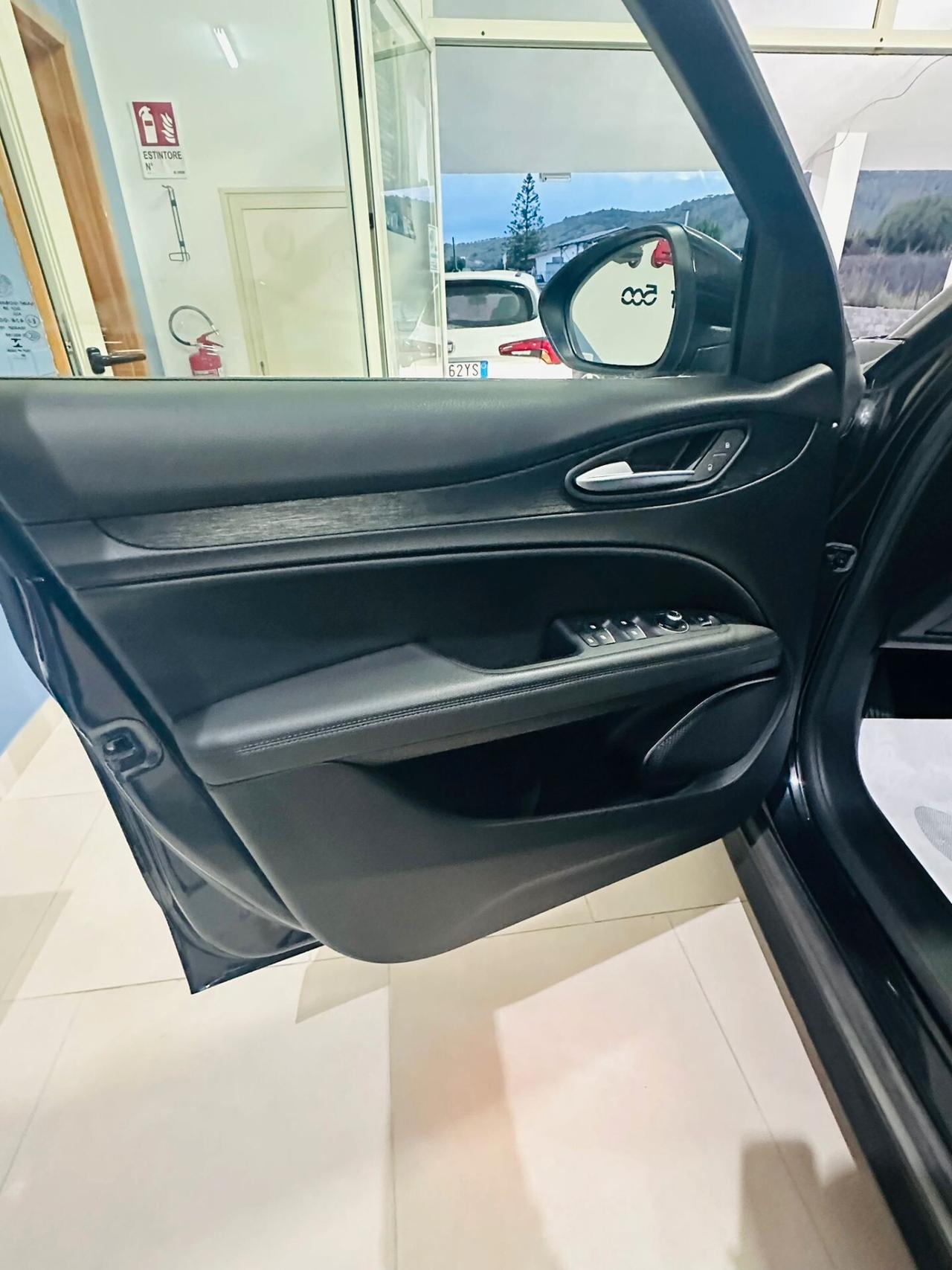 Alfa Romeo Stelvio 2.2 Turbodiesel 190 CV AT8 RWD Executive