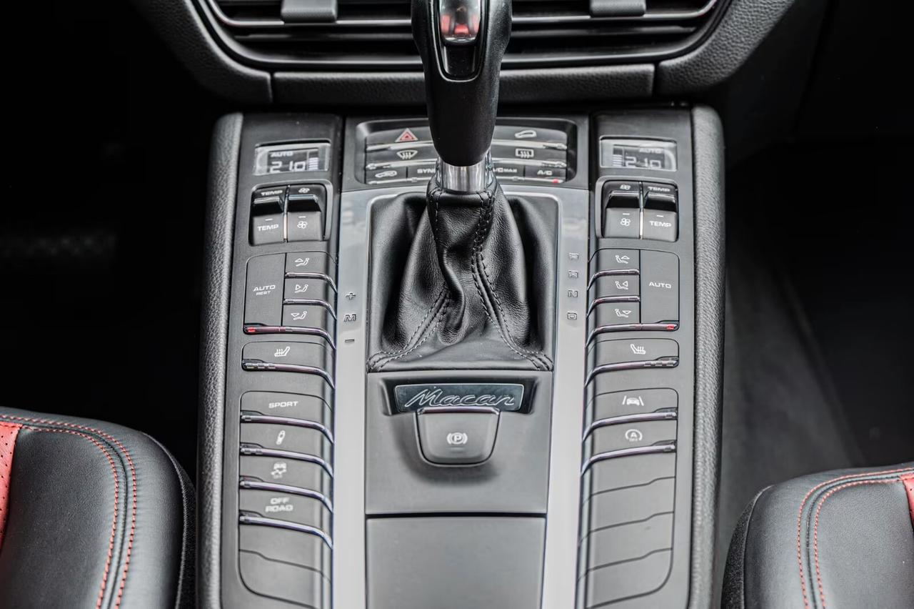 Porsche Macan 2.0T- 21 "-PASM-MATRIX-PELLE