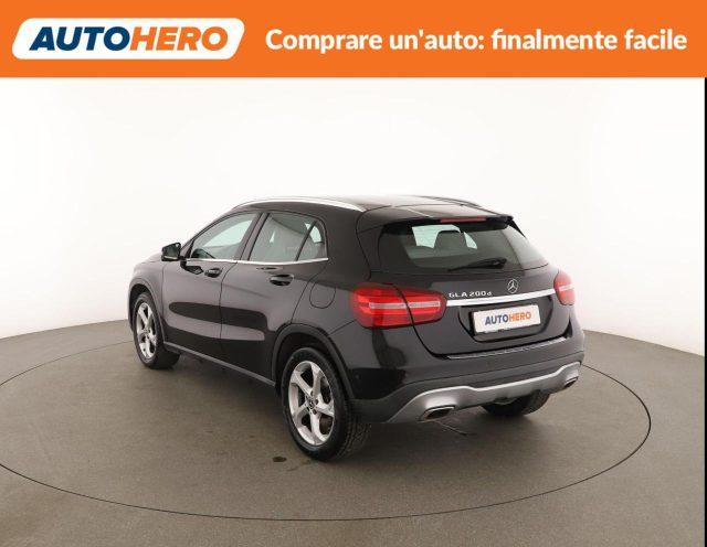 MERCEDES-BENZ GLA 200 d Automatic Sport