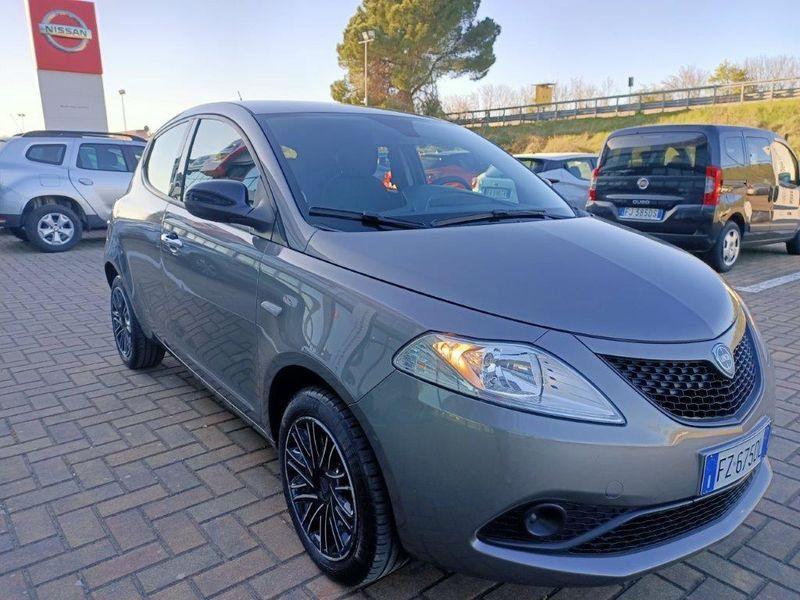 Lancia Ypsilon 1.2 69 CV 5 porte GPL Ecochic Gold