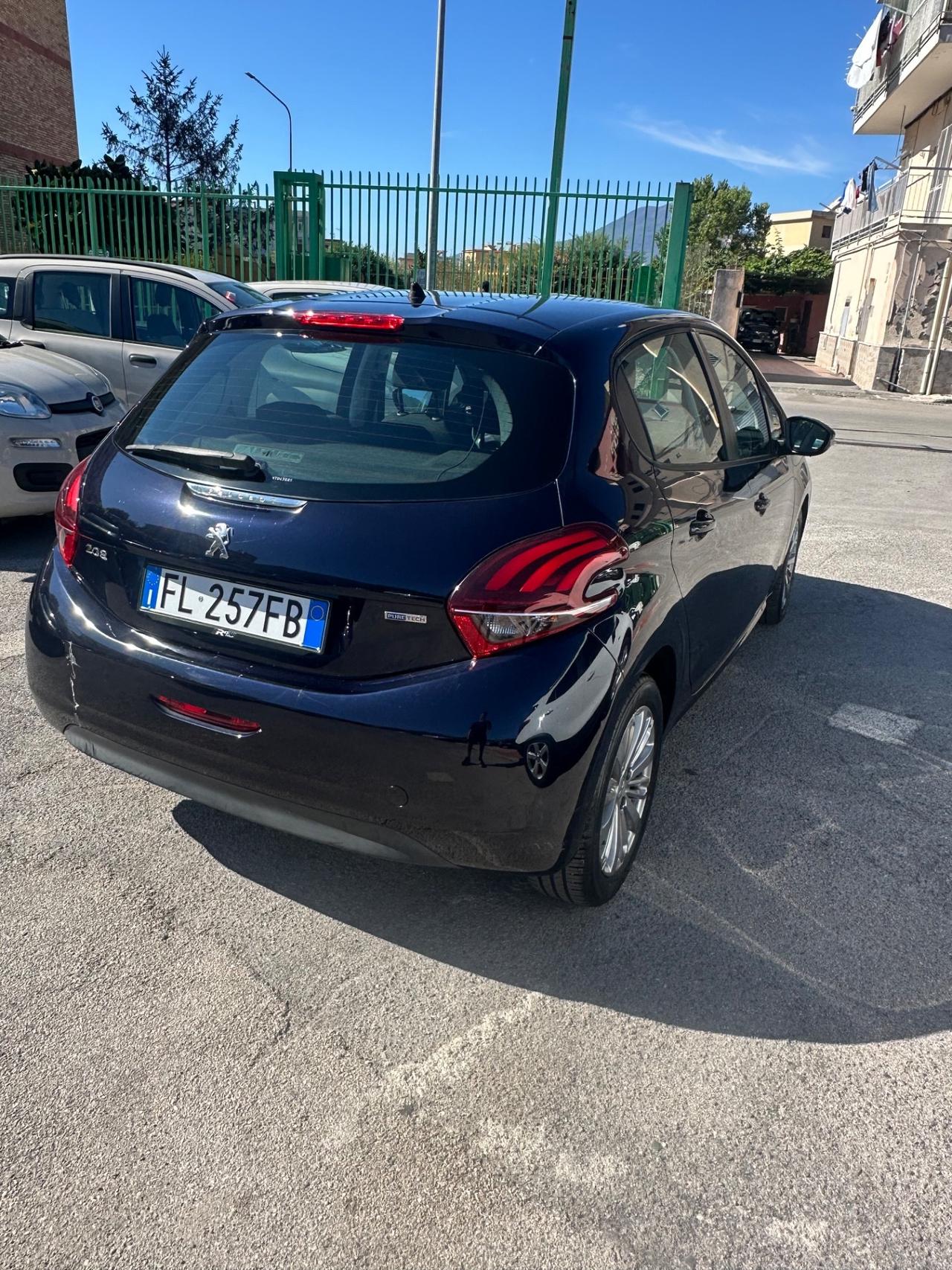 Peugeot 208 PureTech 82 5p. GPL Allure