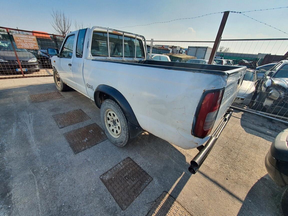 Nissan Navara (D22) 2.5 TD 103CV 4WD Cab. Singola