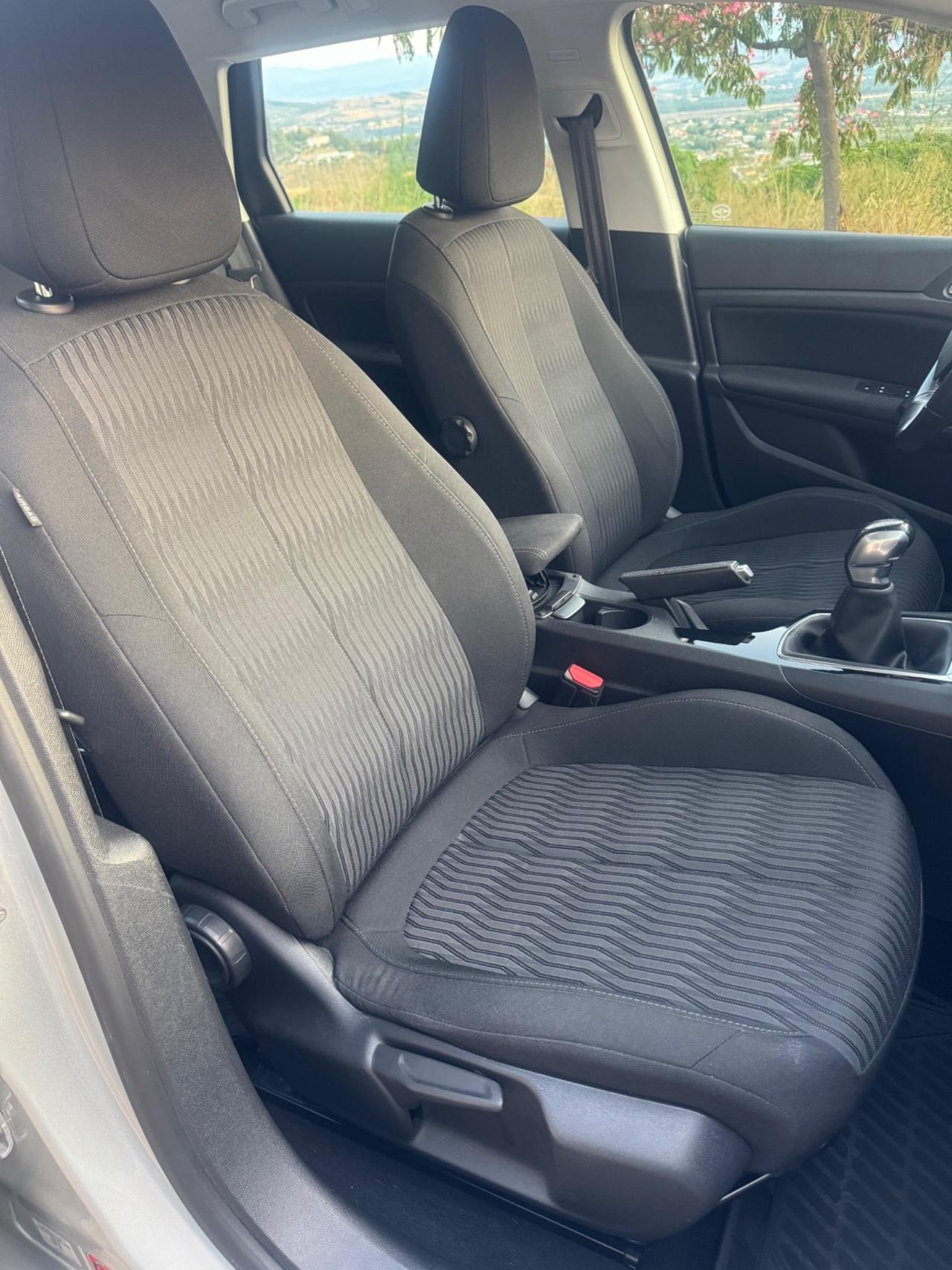 Peugeot 308 1.6 HDi 92Cv Business Sw 2015