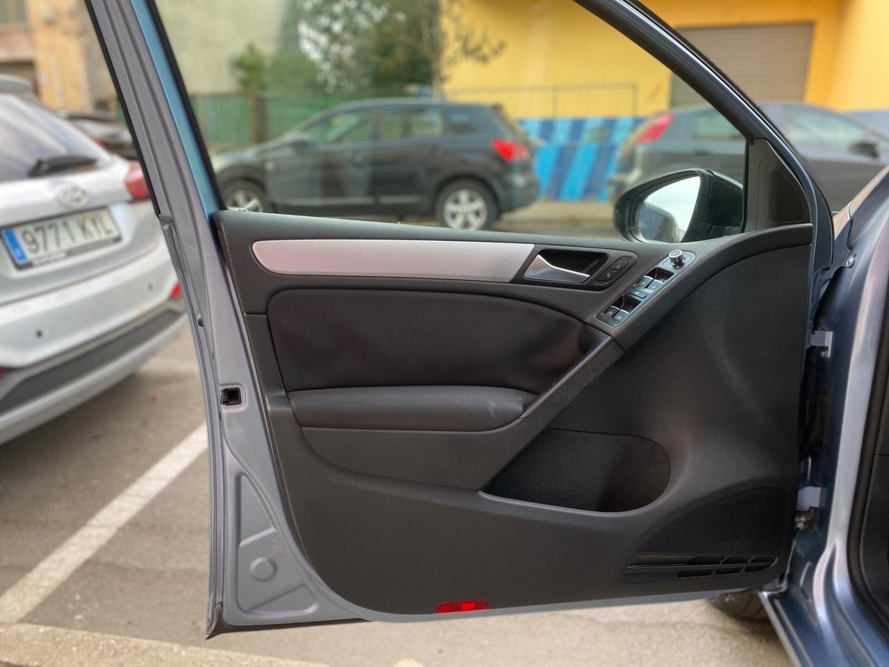 Volkswagen Golf 1.6 TDI DPF 5p. Highline