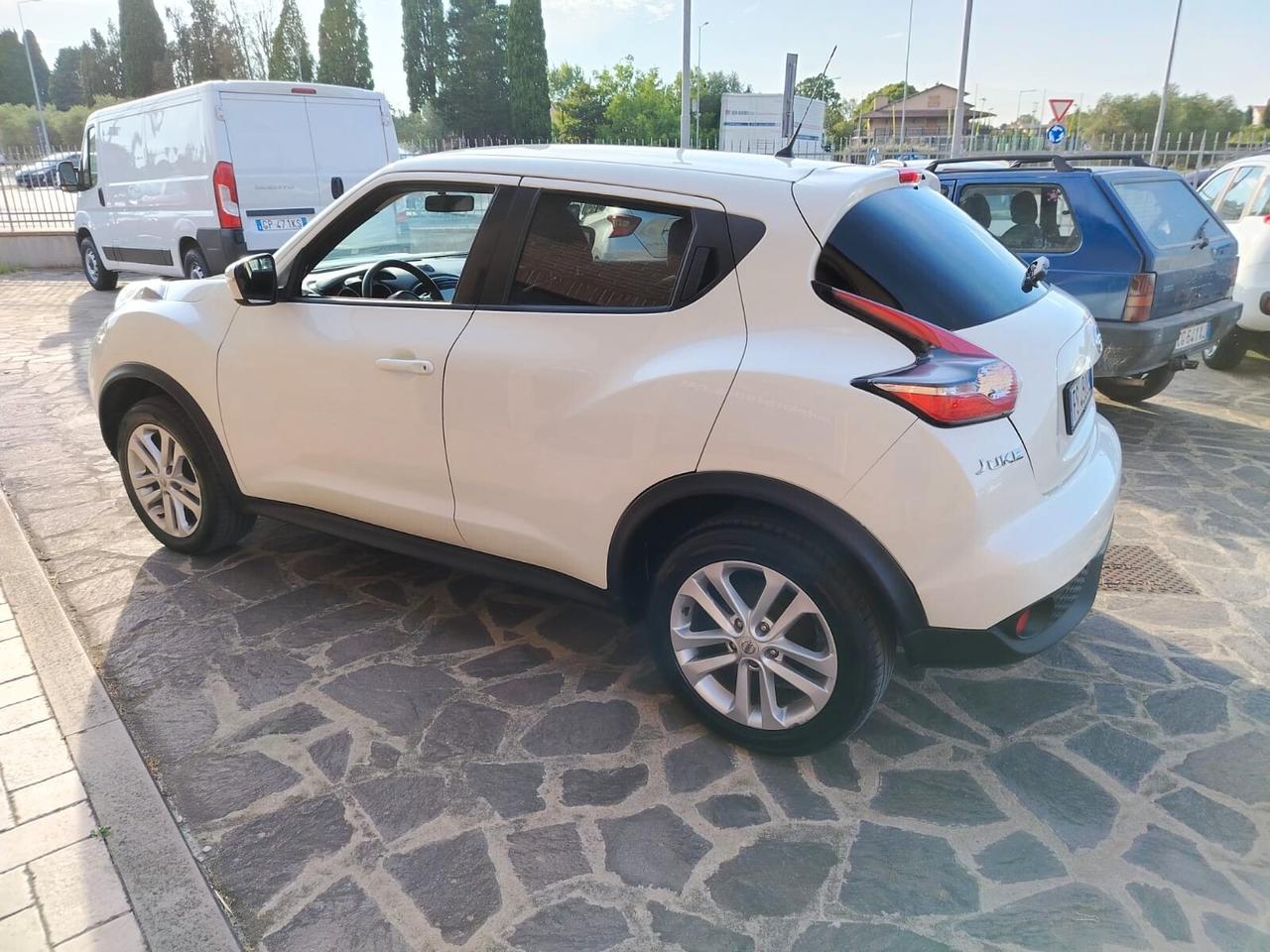 Nissan Juke 1.6 GPL Acenta